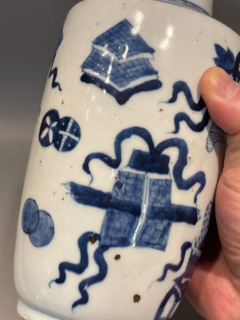 兰馨堂瓷器专场 晚清民国青花八宝瓷瓶 