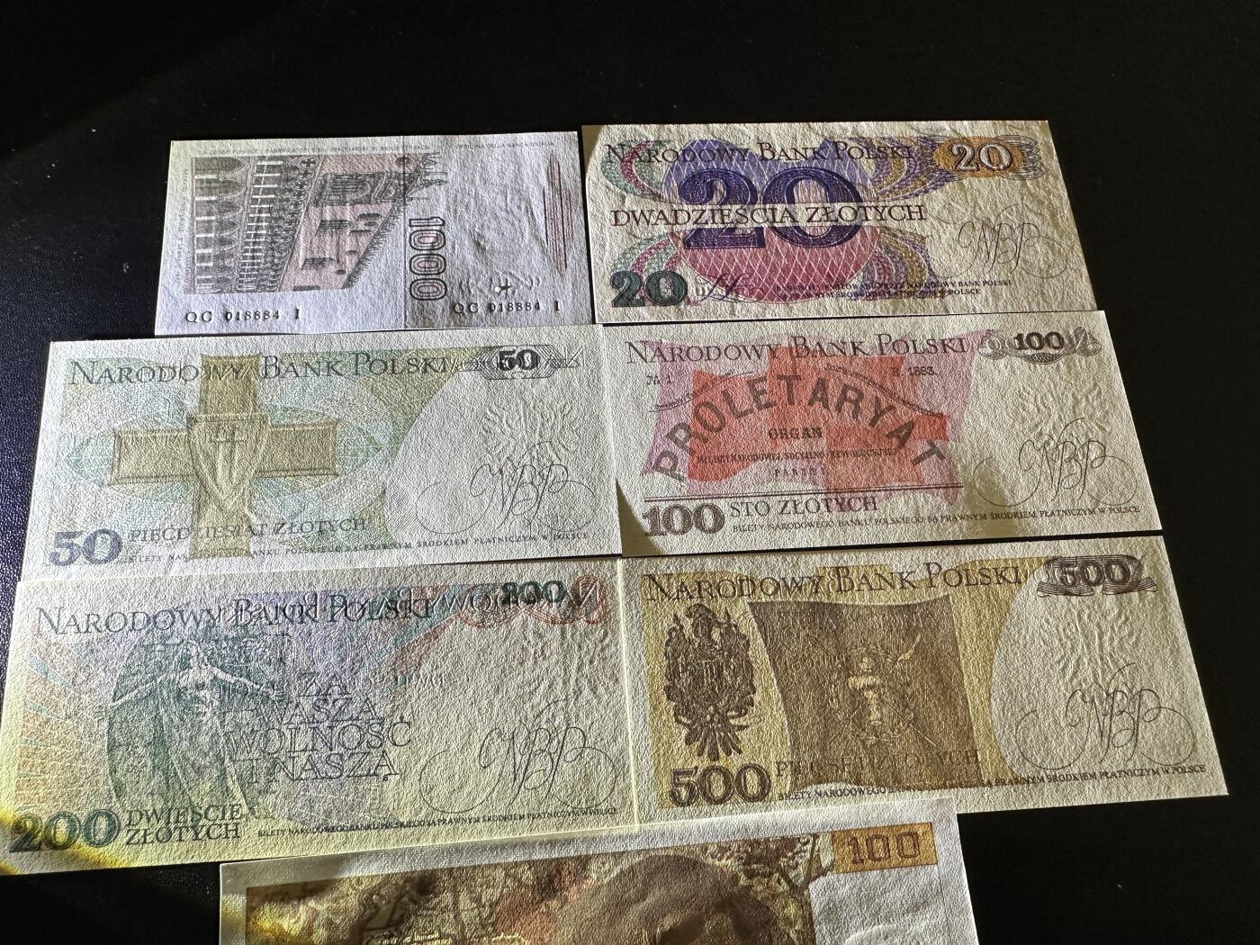 《外钞收藏家》第五百八十六期（品种丰富、精品多）（本平台长期征集拍品、欢迎藏友们联系合作） 意大利1000里拉、法国100法郎（轻微不绝）+波兰5张 一起全新 