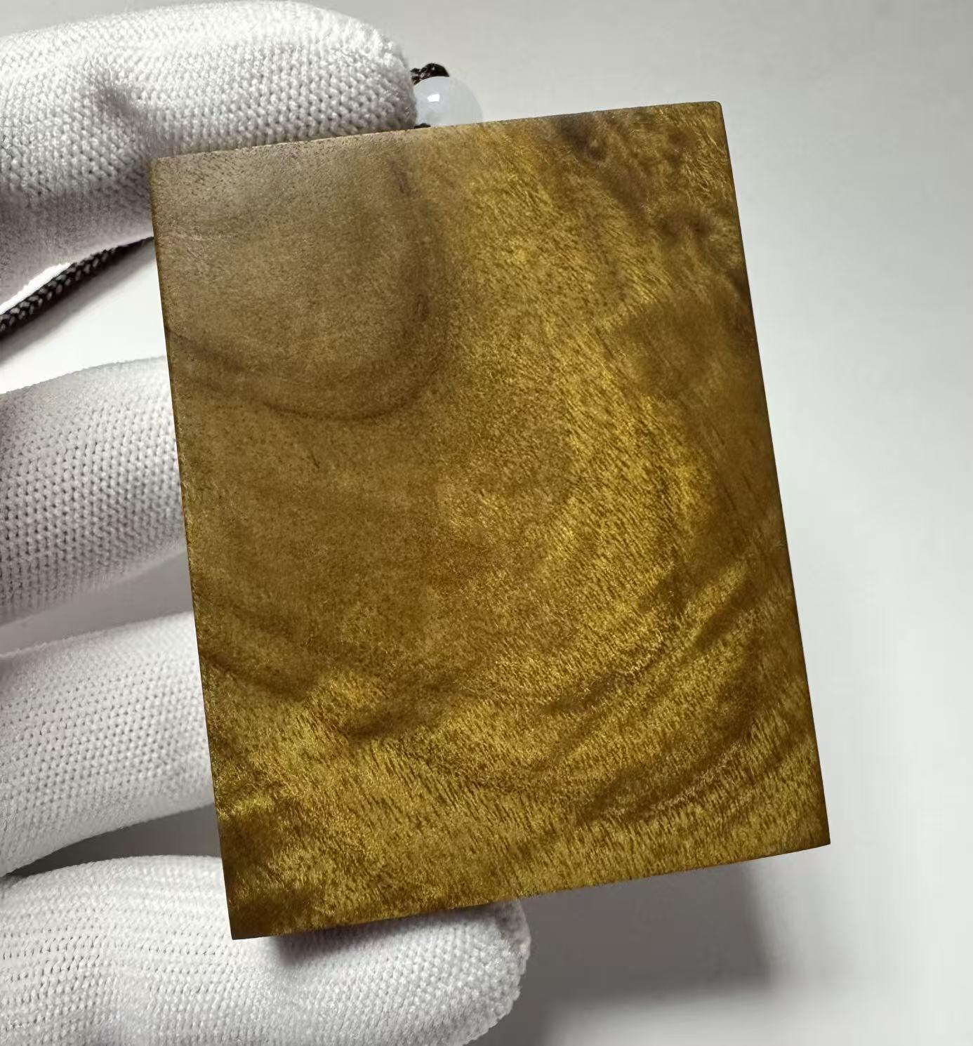 零元拍：L002 金丝楠牌子，香喷喷的小金砖，金光闪闪，4.7×6.1×1.4CM