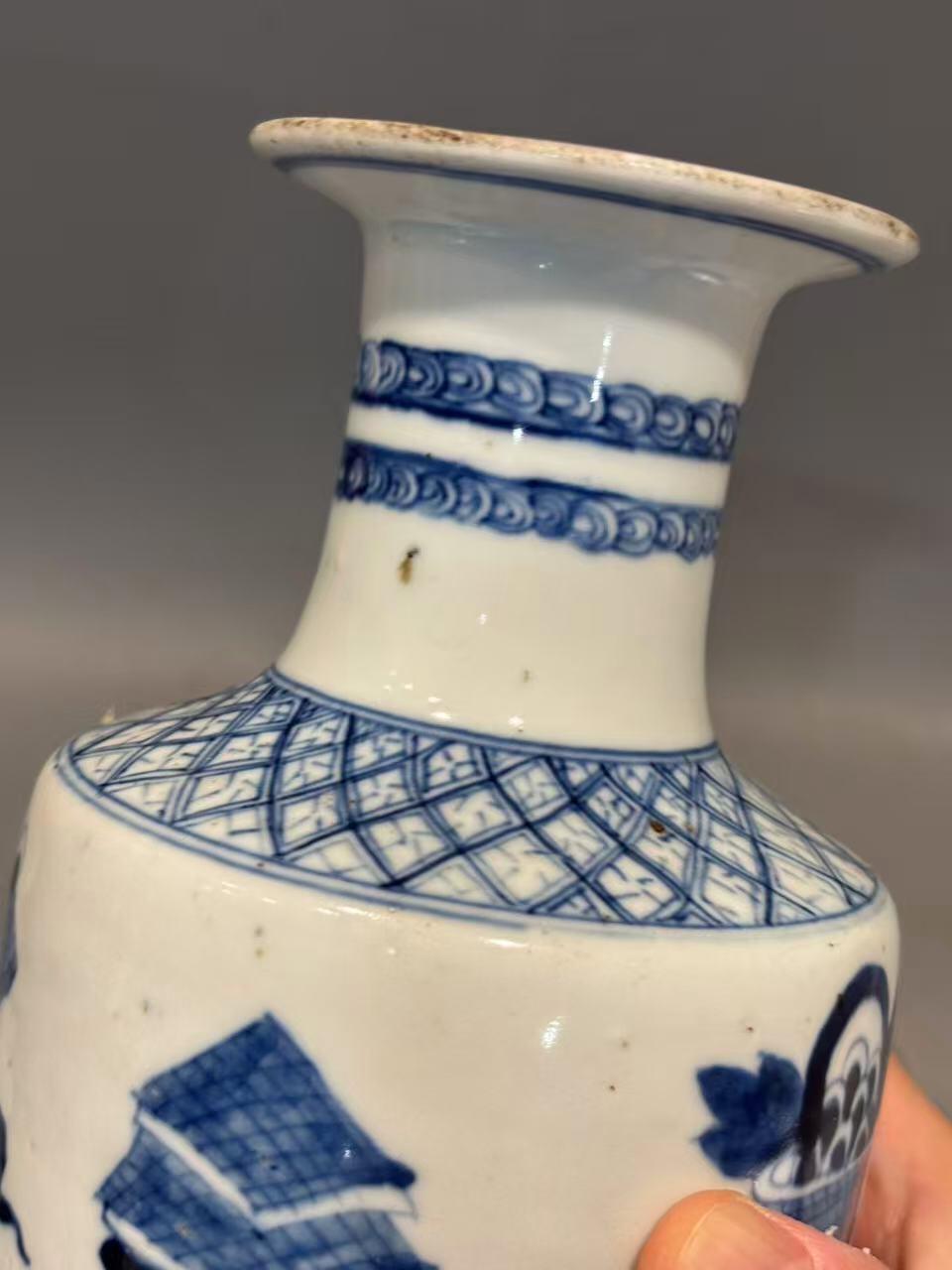 兰馨堂瓷器专场 晚清民国青花八宝瓷瓶 