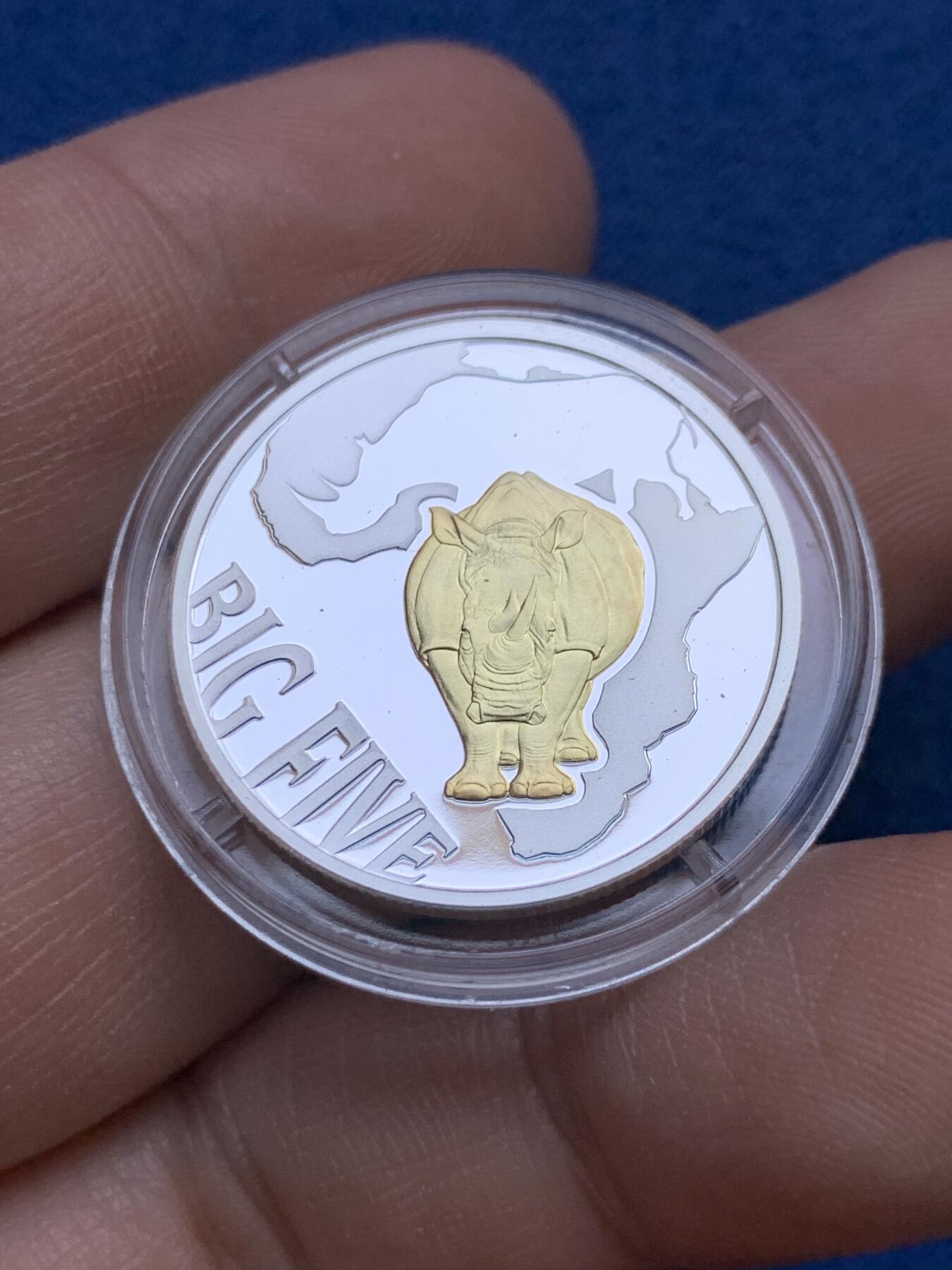 《竞宝斋》第439场 周日，周一，周二 3场连拍 （全场包邮） （少见）刚果2013年30法郎部分镀金精制银币 非洲五霸-犀牛 1/4盎司 999银 发行量3000枚仅在套币中发行