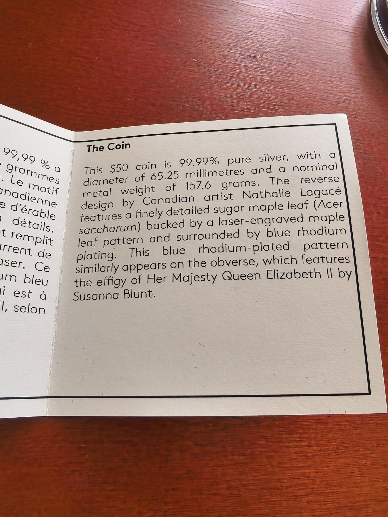 长老汇蛇年精选第七十四场拍卖 2022加拿大枫叶50加元蓝色铑涂层精制银币，5盎司9999银，盒证全，红色钢琴烤漆木盒，非常漂亮