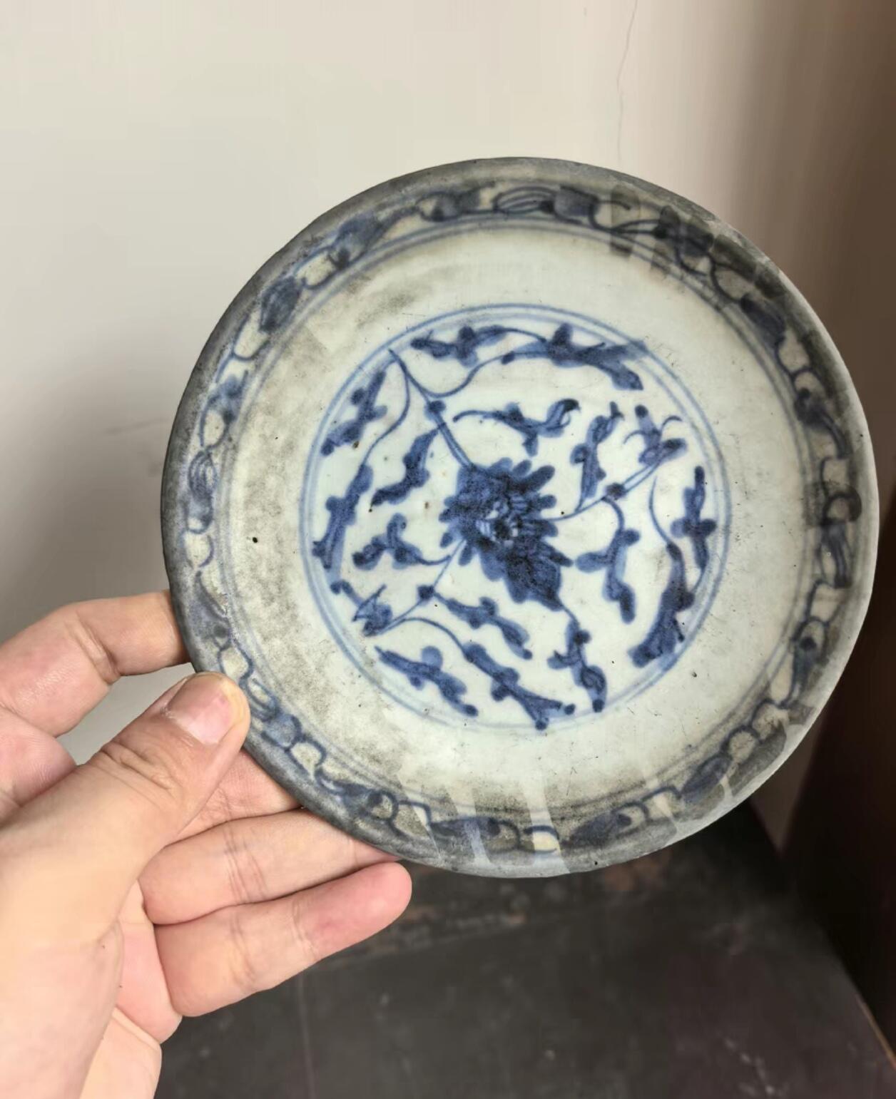 兰馨堂瓷器专场 清中早期缠枝花卉盘 