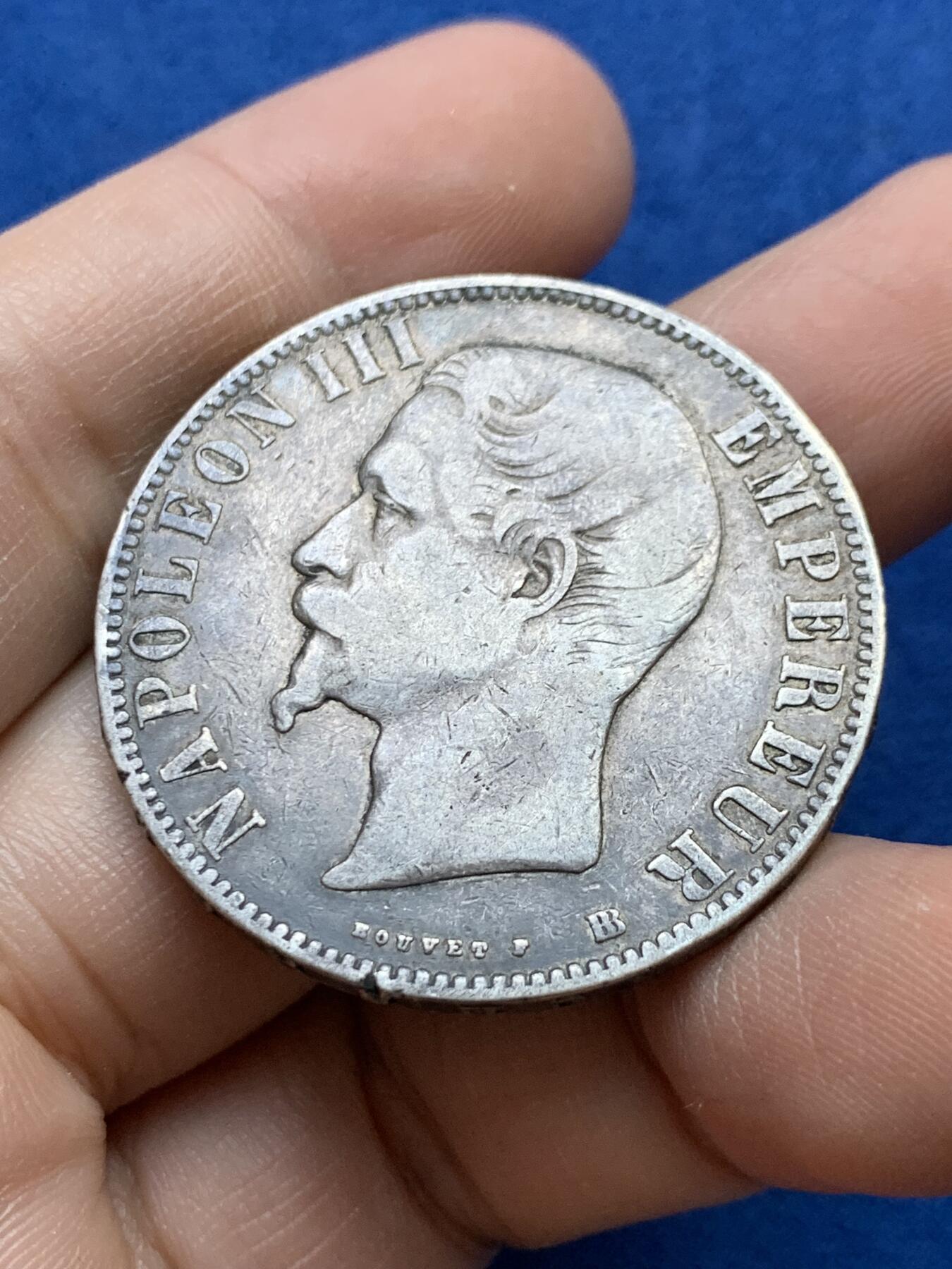 《竞宝斋》第439场 周日，周一，周二 3场连拍 （全场包邮） 法国1856年拿破仑三世5法郎大银币，光头版。