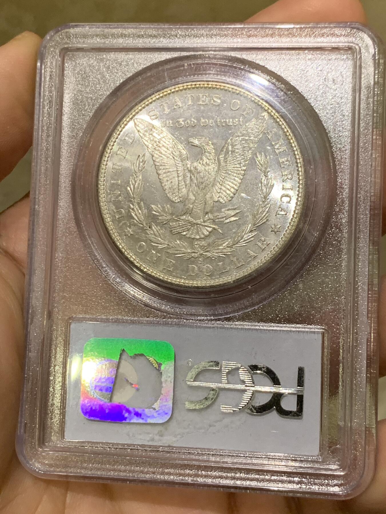《竞宝斋》第439场 周日，周一，周二 3场连拍 （全场包邮） PCGS MS65 美国1881年摩根银币S版，原汁原味五彩老包浆，正面五彩，背面类PL状态，状态一流。