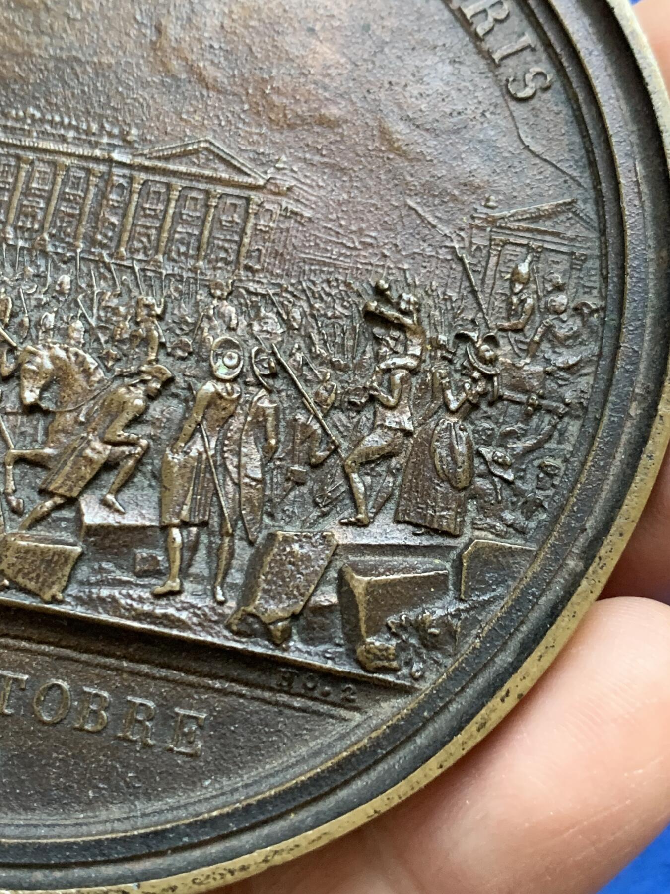 《竞宝斋》第439场 周日，周一，周二 3场连拍 （全场包邮） 国王驾临巴黎纪念单面大铜章 高浮雕 119.7克 84.2mm 十二点处有打孔 细节见图