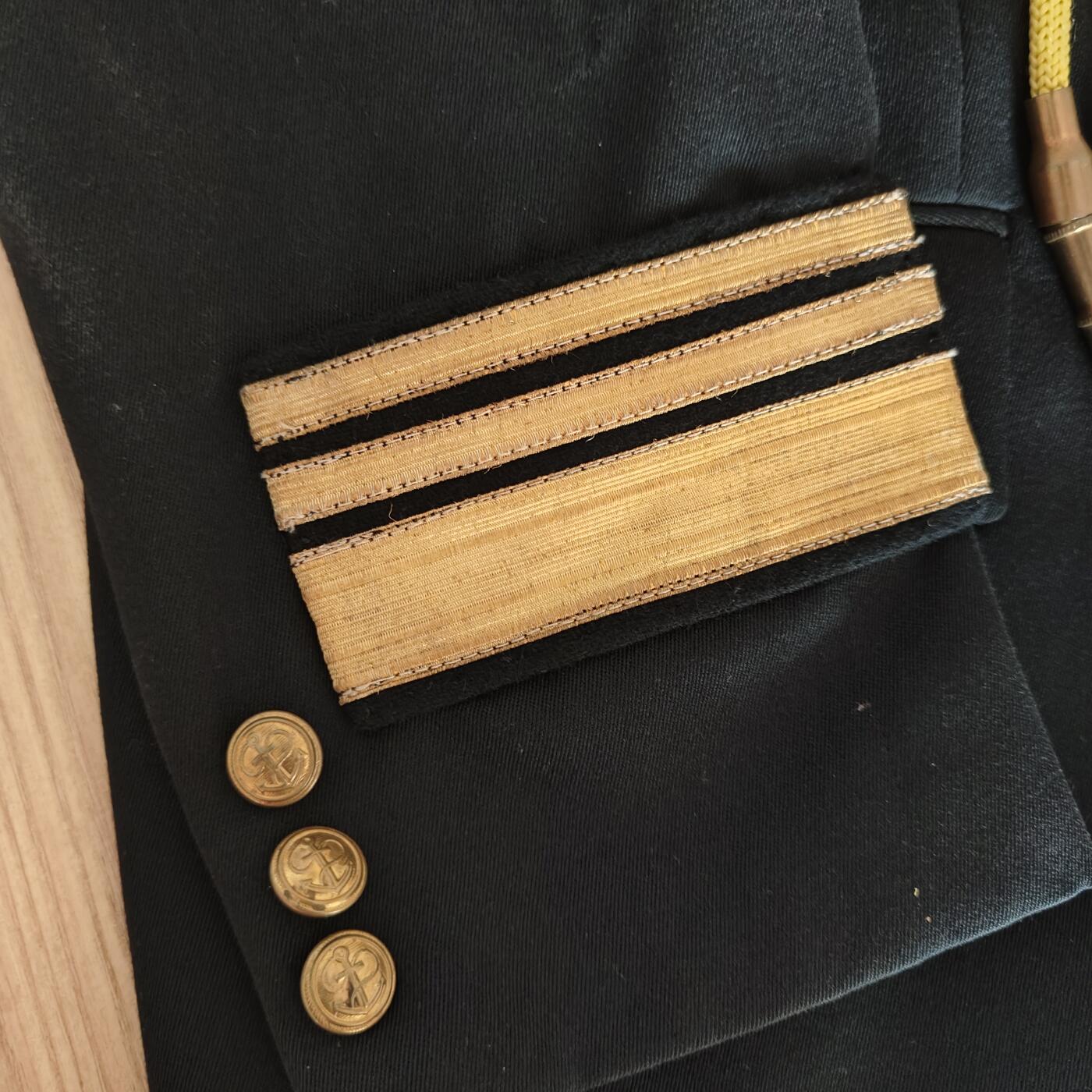 0元起拍勋章 第311期 咸鱼国勋章拍卖专场 11月19日（周三）下午6：00开始 保加利亚海军将官礼服上衣 胸围112 肩宽50 衣长83 袖长64