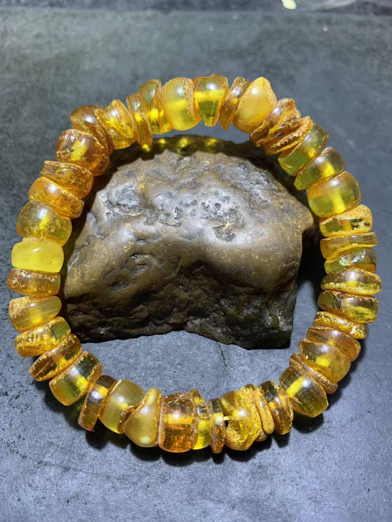 天然原矿俄料蜜蜡原皮随形手串1条！