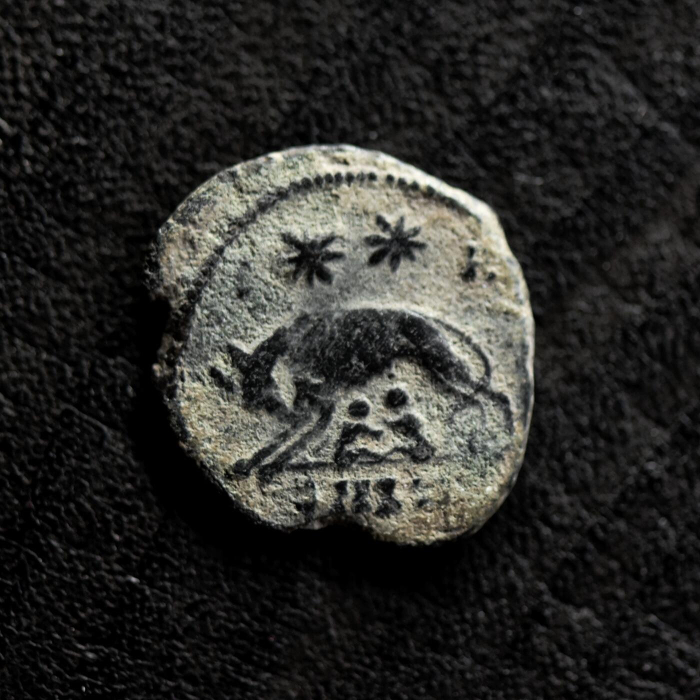 【良泉】第41期【自动场】11月27日晚19.30点开拍！86组，西方古代钱币专场 公元330-340年【古罗马】君士坦丁大帝“母狼育婴”铜币，君士坦丁堡迁都纪念，1.44克