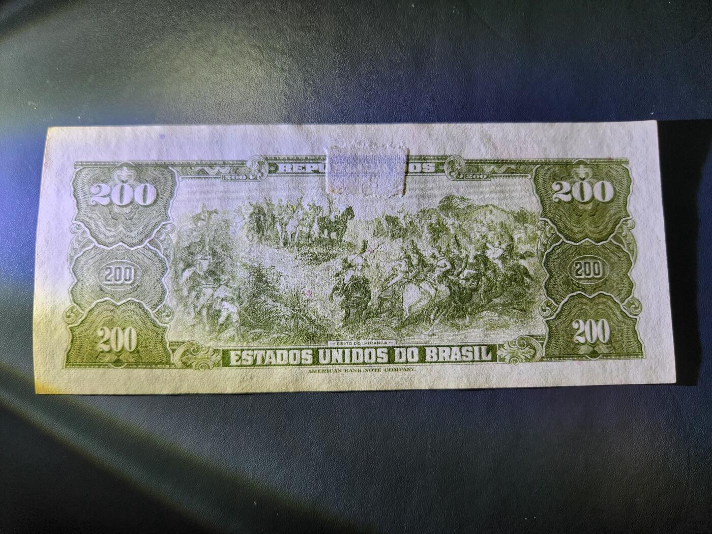11月21号晚上8点 外国纸币自动截拍第61场 巴西1961年200克鲁塞罗 蓝色 新品背面有胶带