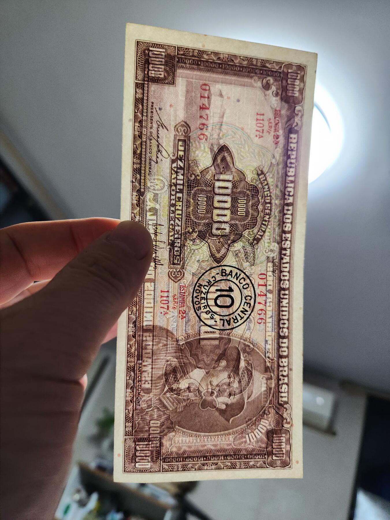11月21号晚上8点 外国纸币自动截拍第61场 巴西1967年10克鲁塞罗 10000改值版 签名17 近新
