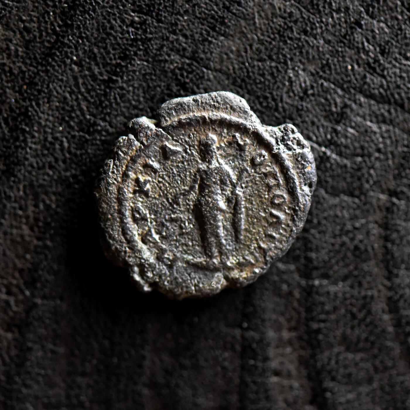 【良泉】第41期【自动场】11月27日晚19.30点开拍！86组，西方古代钱币专场 【古罗马·行省】【马恰诺波里斯】公正女神狄凯俄绪涅小铜币，2.63克