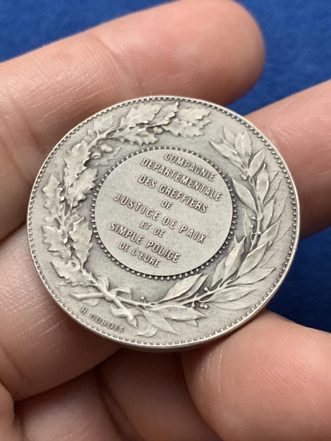 《竞宝斋》第440场 周日，周一，周二 3场连拍 （全场包邮） 法国 雅典娜递花环坐像银章 32.2mm 16.35g