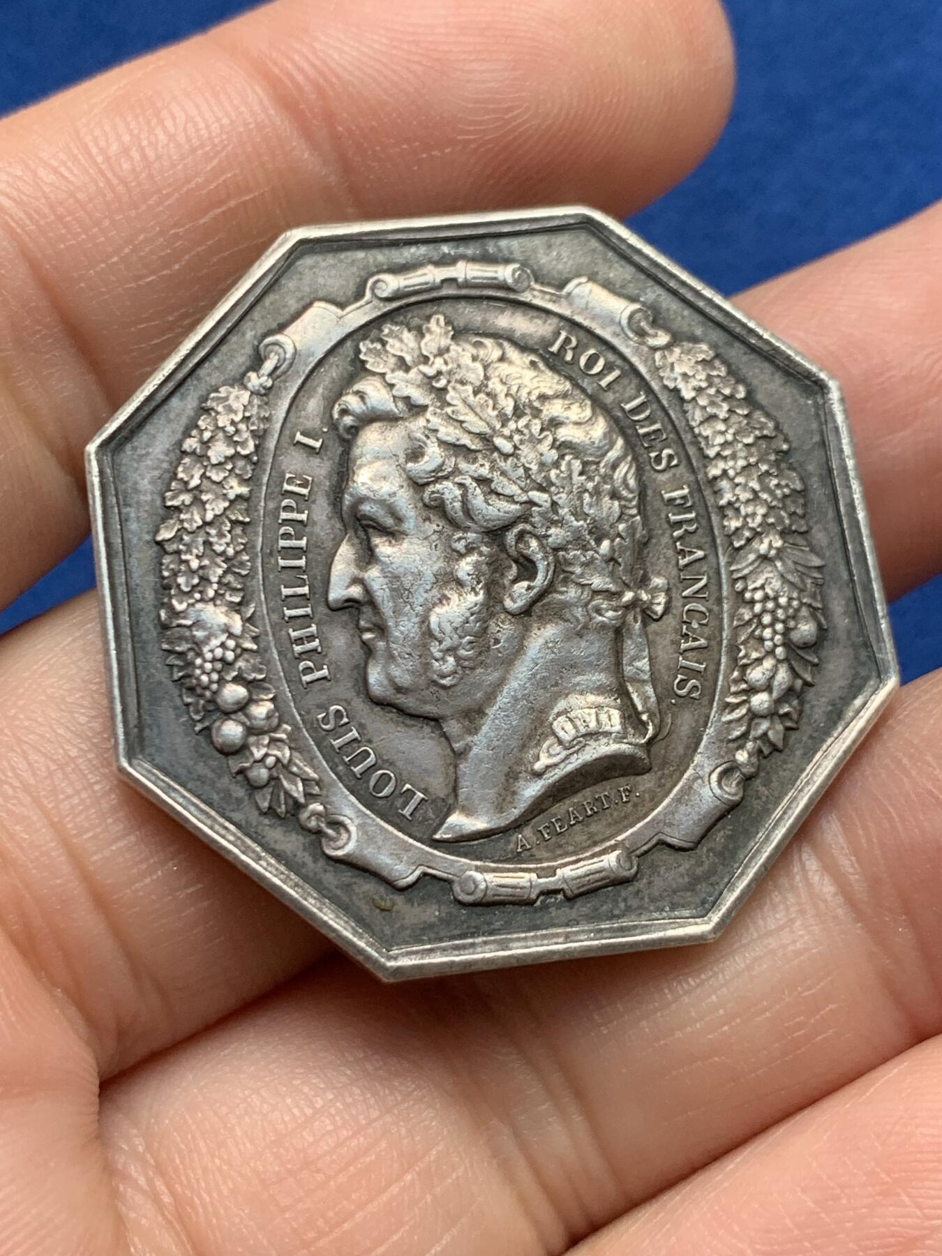 《竞宝斋》第440场 周日，周一，周二 3场连拍 （全场包邮） 法国路易·菲利普头像凤凰火灾保险公司八角银质jeton，22.78g，36.1mm，手指边铭