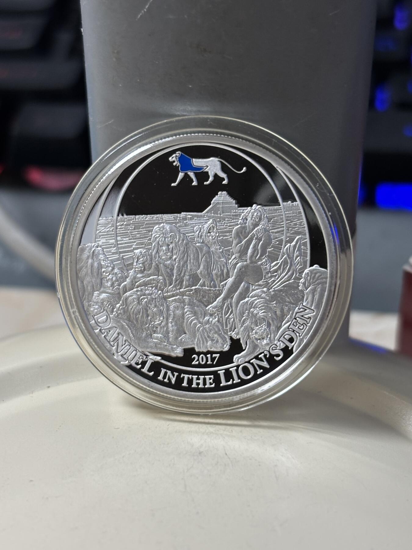 第182期拍卖 2017年帕劳2元精制部分彩色精制银币 圣经故事系列-狮穴中的丹尼尔 发行量：1千 盒证全，1/2盎司