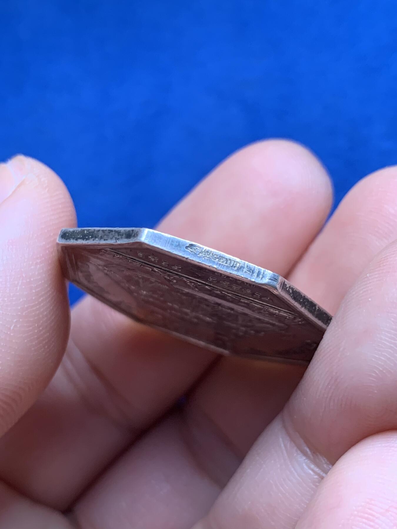 《竞宝斋》第440场 周日，周一，周二 3场连拍 （全场包邮） 法国八角银章，路易菲利普头像巴约讷商会，12.3g，30.6mm，手指边铭