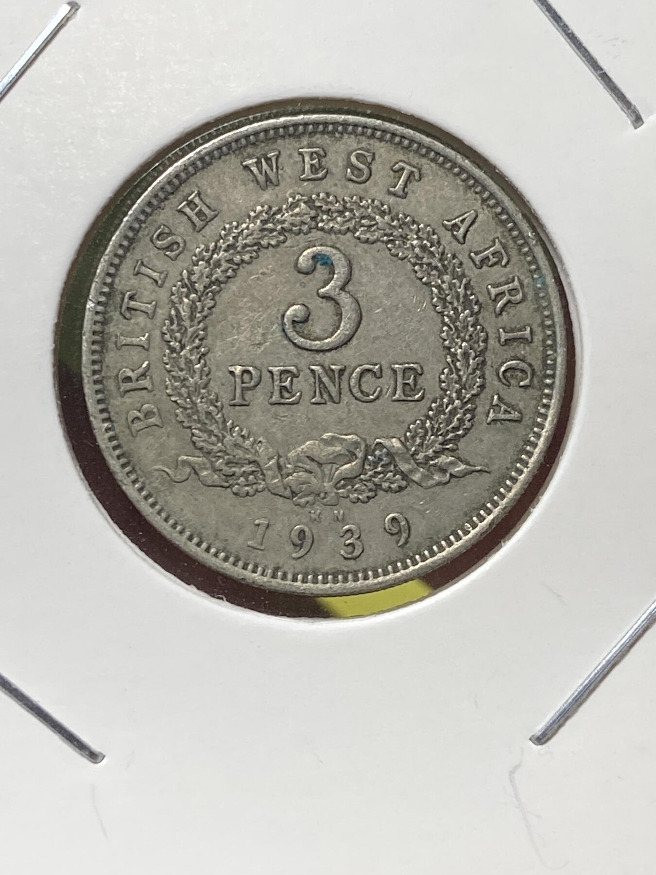 2025年第一百三十场(总第一百五十六场）外国好品纸夹散币场(免佣金) 少见–英属西非1939年3便士(乔治六世时期，KN标金斯诺顿厂造)