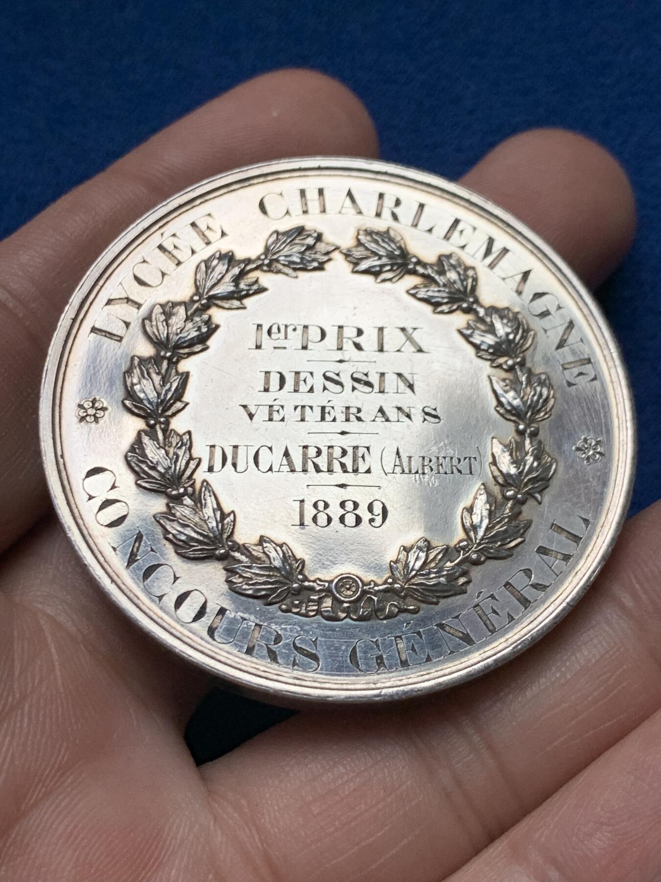 《竞宝斋》第440场 周日，周一，周二 3场连拍 （全场包邮） 法国玛丽安娜 查理曼高中绘画比赛银章，62.19g，50.8mm，丰饶角边铭