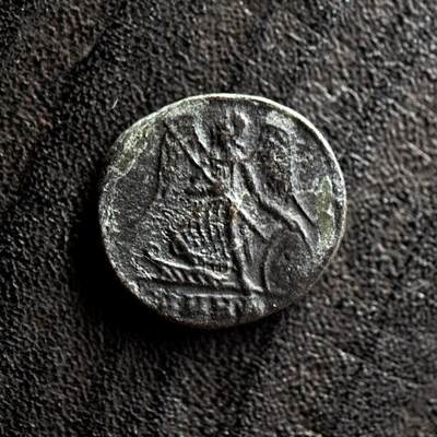 【良泉】第41期【自动场】11月27日晚19.30点开拍！86组，西方古代钱币专场 - 公元330-340年【古罗马】君士坦丁大帝“胜利女神”铜币，君士坦丁堡迁都纪念，2.13克