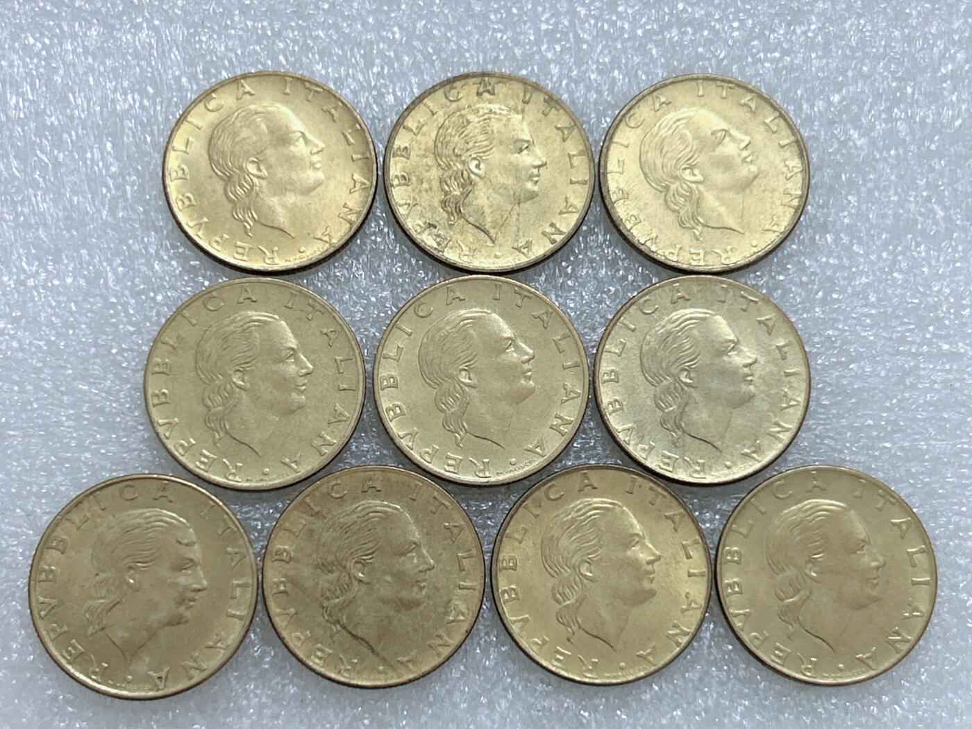 第一海外回流一元起拍收藏 散集专场  第269期 意大利200里拉黄铜币 10枚 原光品