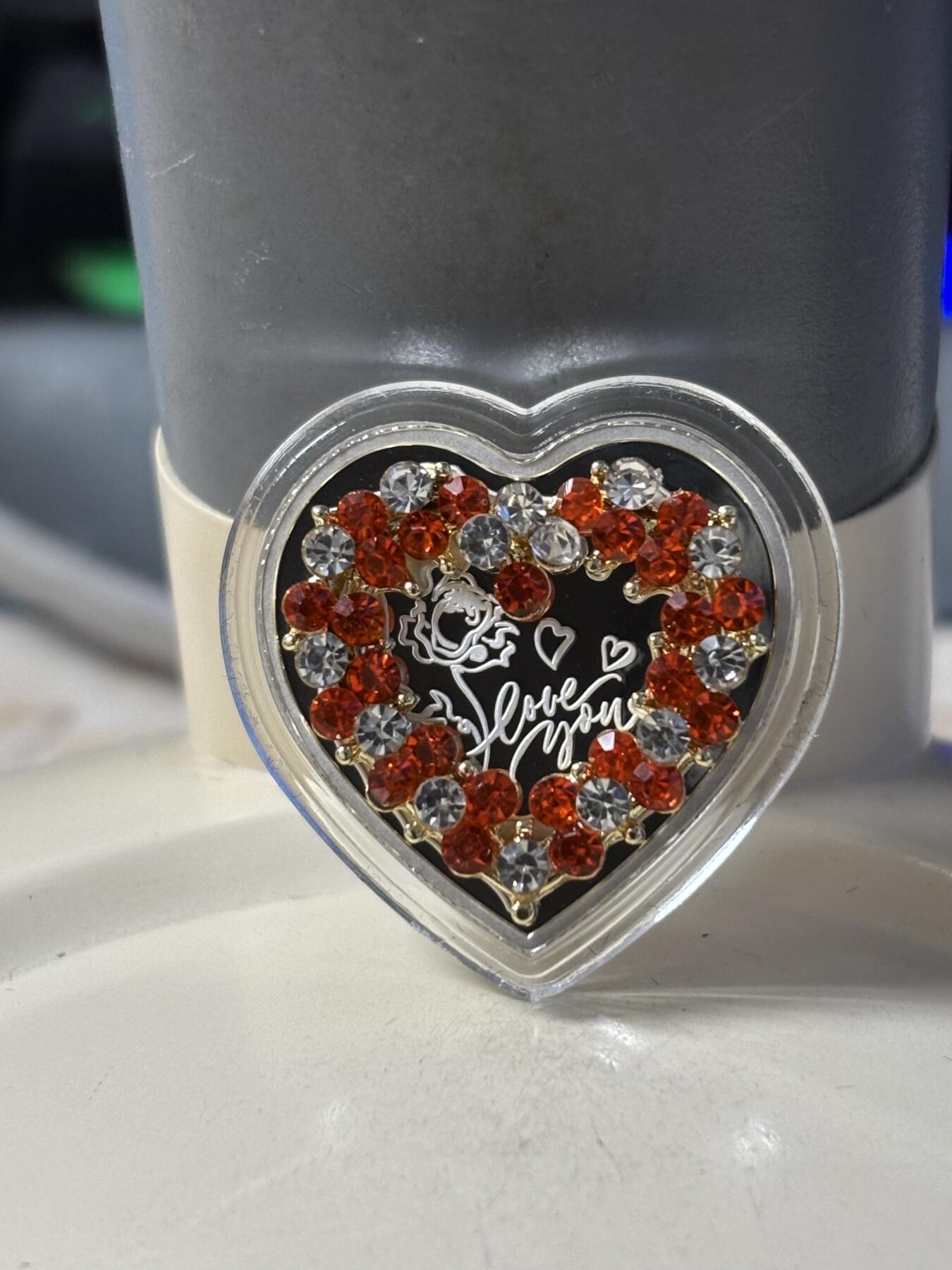 第182期拍卖 2024年纽埃1元水晶镶嵌精制银币 情人节系列-2024年情人节 10克999银 发行量：999 盒证全