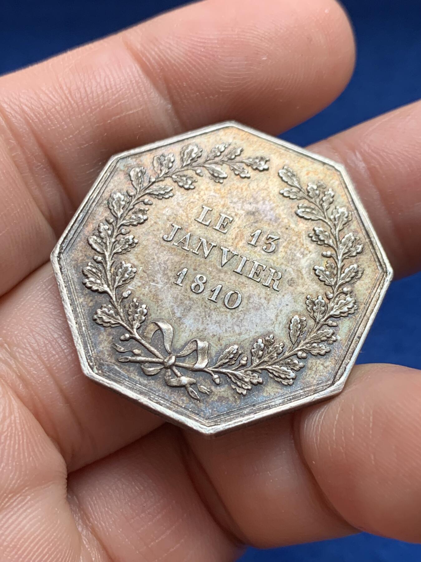 《竞宝斋》第440场 周日，周一，周二 3场连拍 （全场包邮） 法国八角银质代币，砌筑承包商工会，13.63g，32.8mm，丰饶角边铭