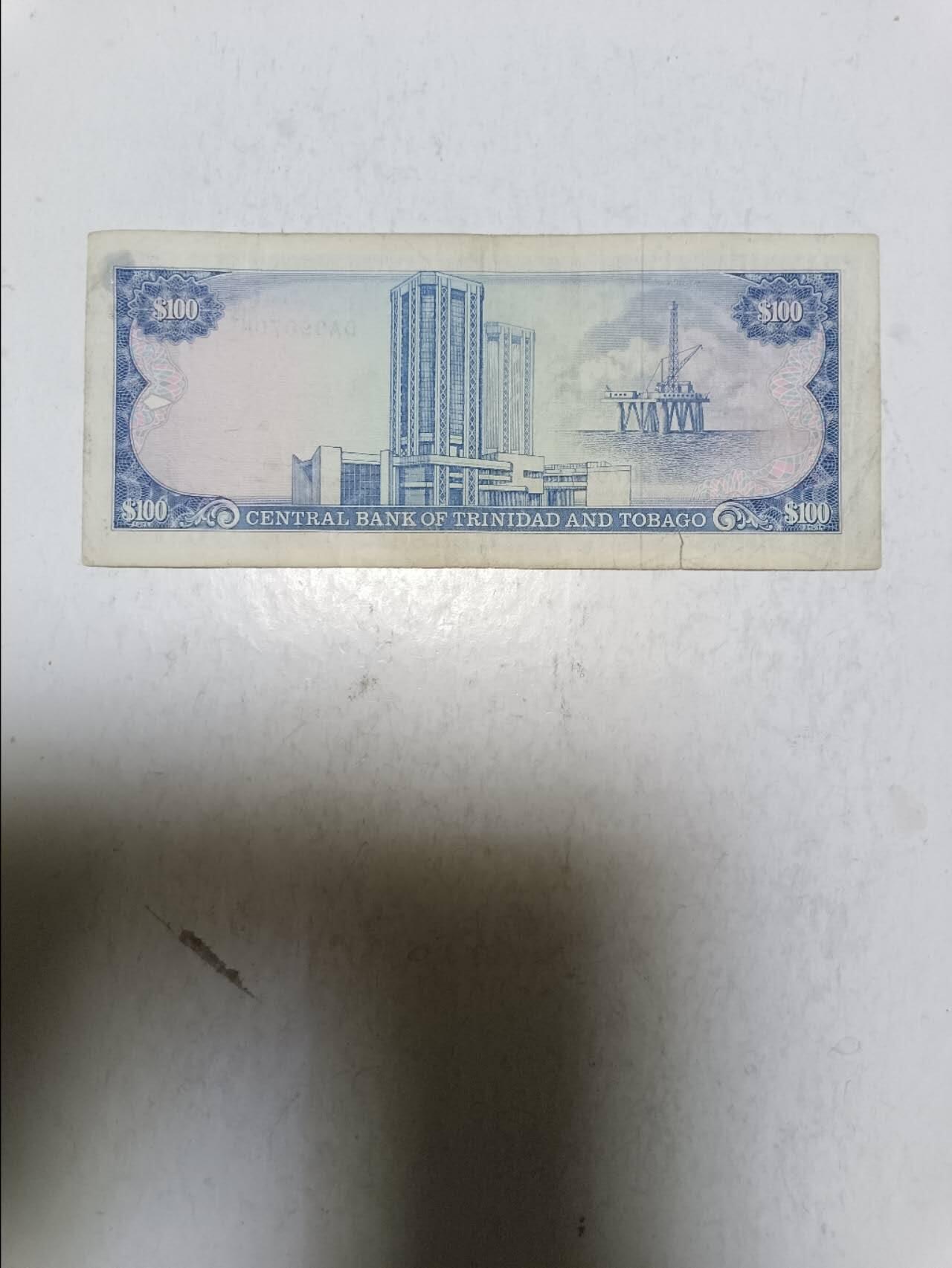 【20251122】非全新纸币第306场 特立尼达和多巴哥早期100纸币，有字迹和裂缝，全新参考价为980元