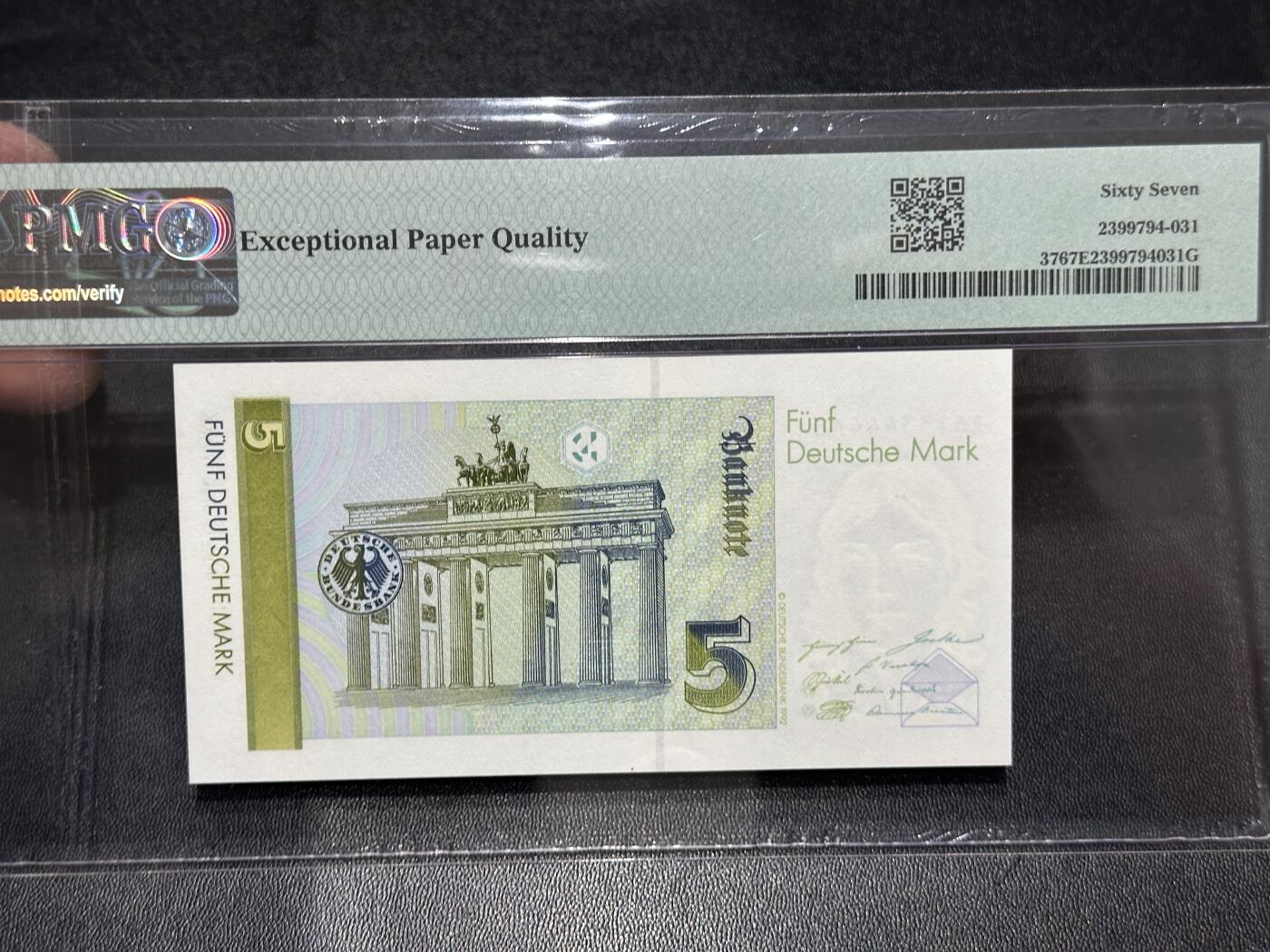 《外钞收藏家》第五百八十六期（品种丰富、精品多）（本平台长期征集拍品、欢迎藏友们联系合作） 1991年德国末版5马克 AA冠 PMG67 豹子号444