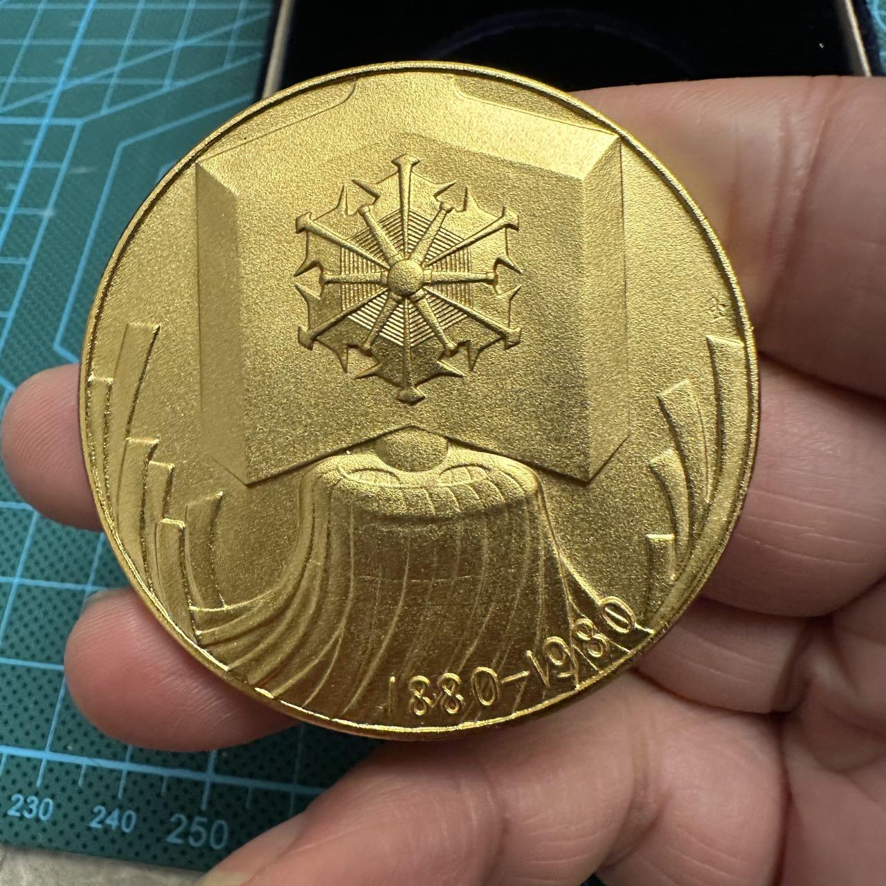 蒂克钱币-第48场日本章牌专场 日本 消防制度创立百年铜章 50mm 55g绒布盒