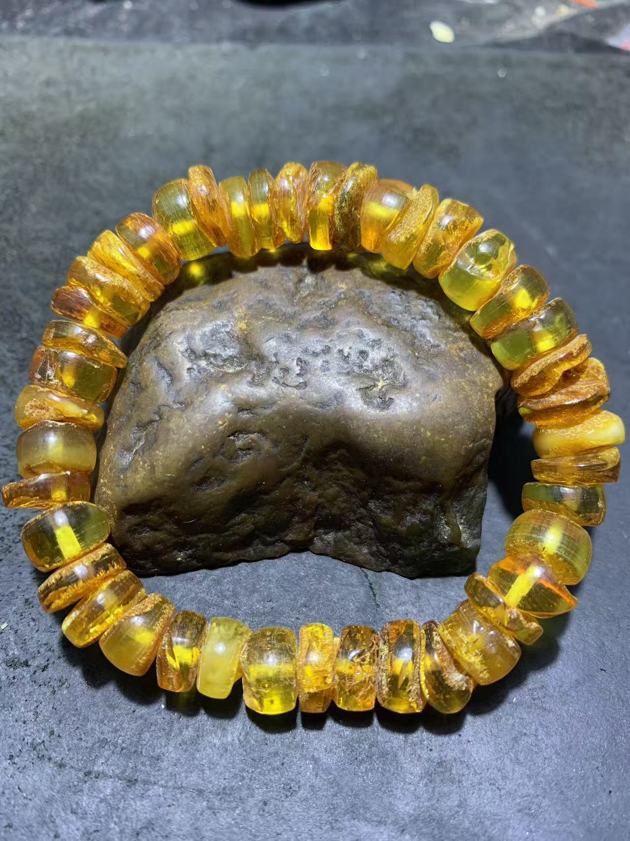 天然原矿俄料蜜蜡原皮随形手串1条！