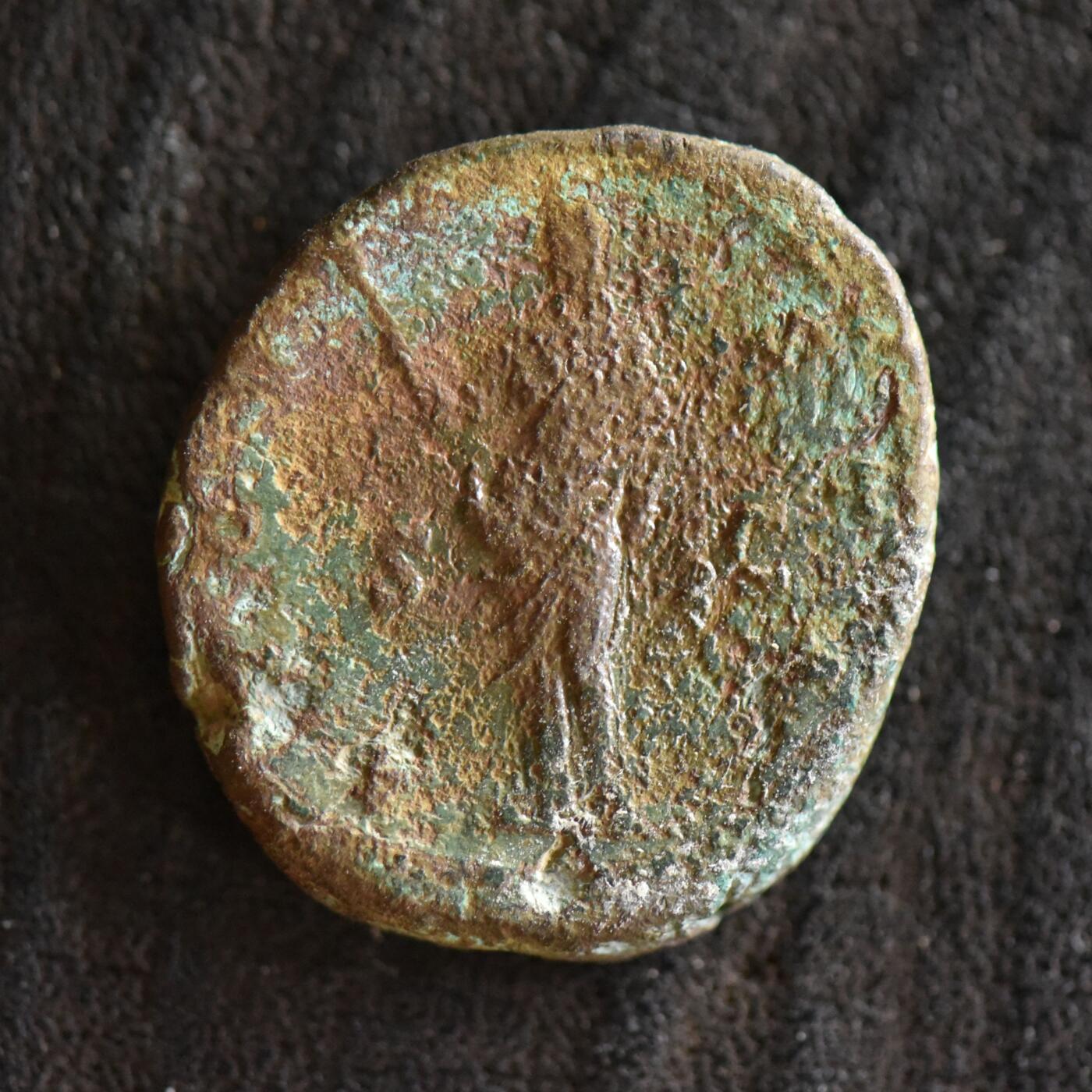 【良泉】第41期【自动场】11月27日晚19.30点开拍！86组，西方古代钱币专场 【藏家出品C】公元140-150年，古罗马帝国，五贤帝时代，安东尼·庇护的皇后大福斯蒂娜，阿斯铜币，8.48克