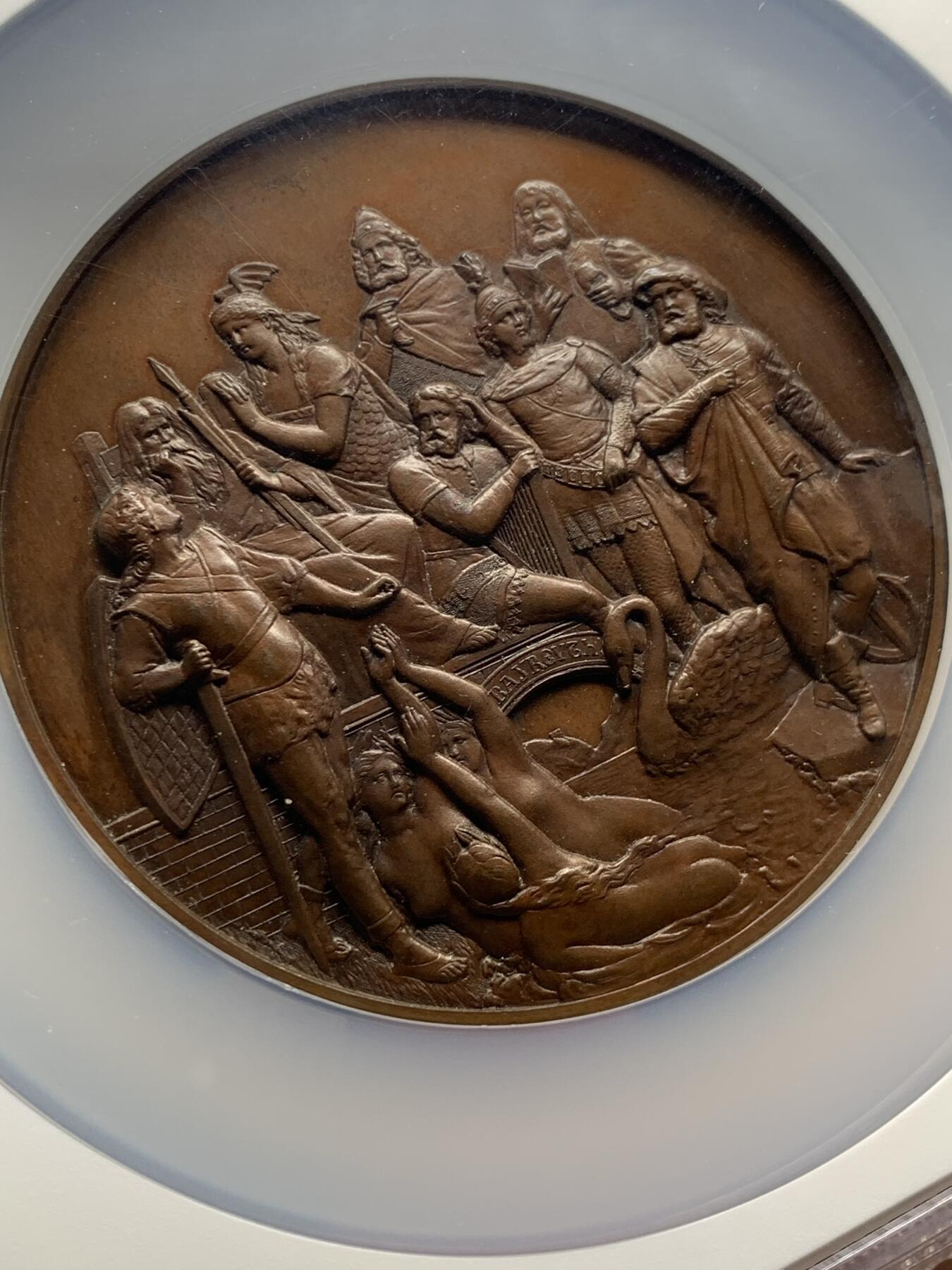 《竞宝斋》第440场 周日，周一，周二 3场连拍 （全场包邮） NGC MS63BN 德国瓦格纳纪念铜章，一群来自他作品中的人物聚集在一座刻有“拜罗伊特”字样的桥上，直径71mm