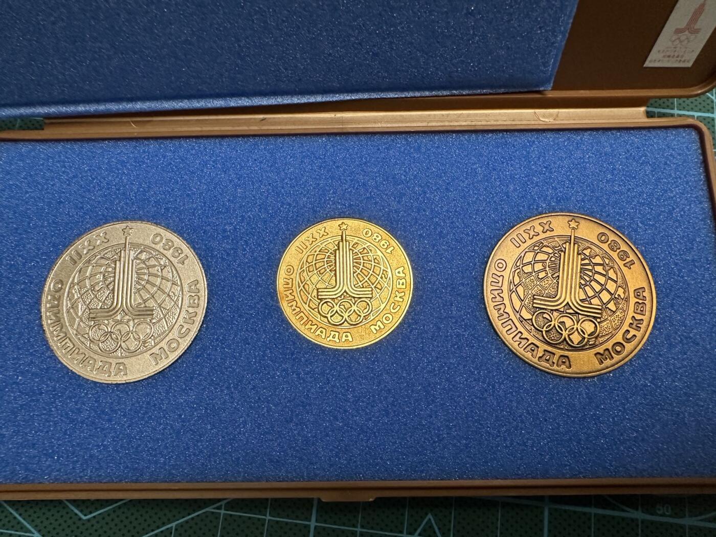 蒂克钱币-第48场日本章牌专场 日本 1980年 莫斯科 奥运会 铜章+镀银章+镀金章 官方原装