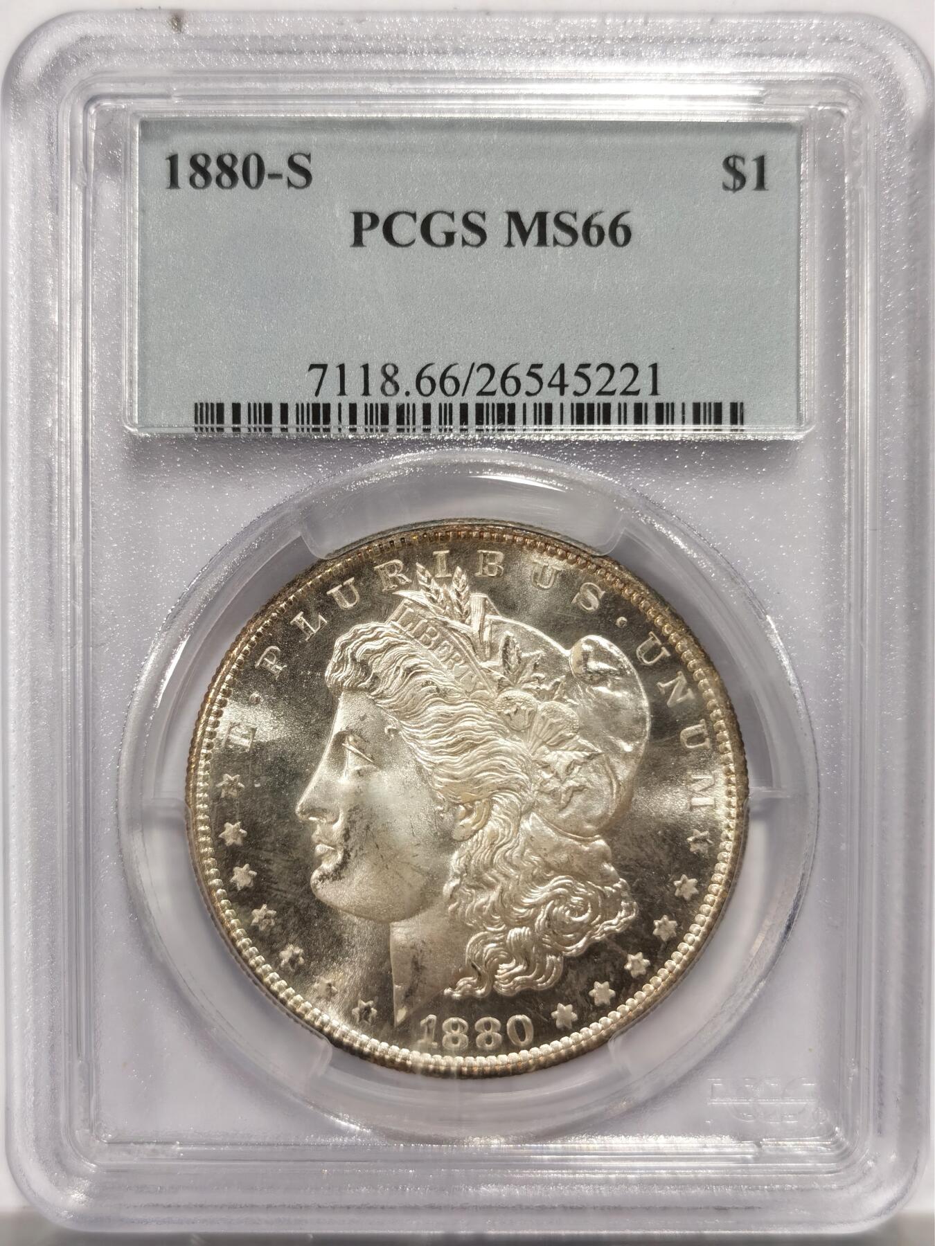 博洋堂藏家专场系列之美国钱币白金之夜专场暨第148期（全场包邮） PCGS MS66 美国1880 S 摩根 币面霜感十足 鹰面铸痕清晰可见 品相完美 背面卡槽有二小缺