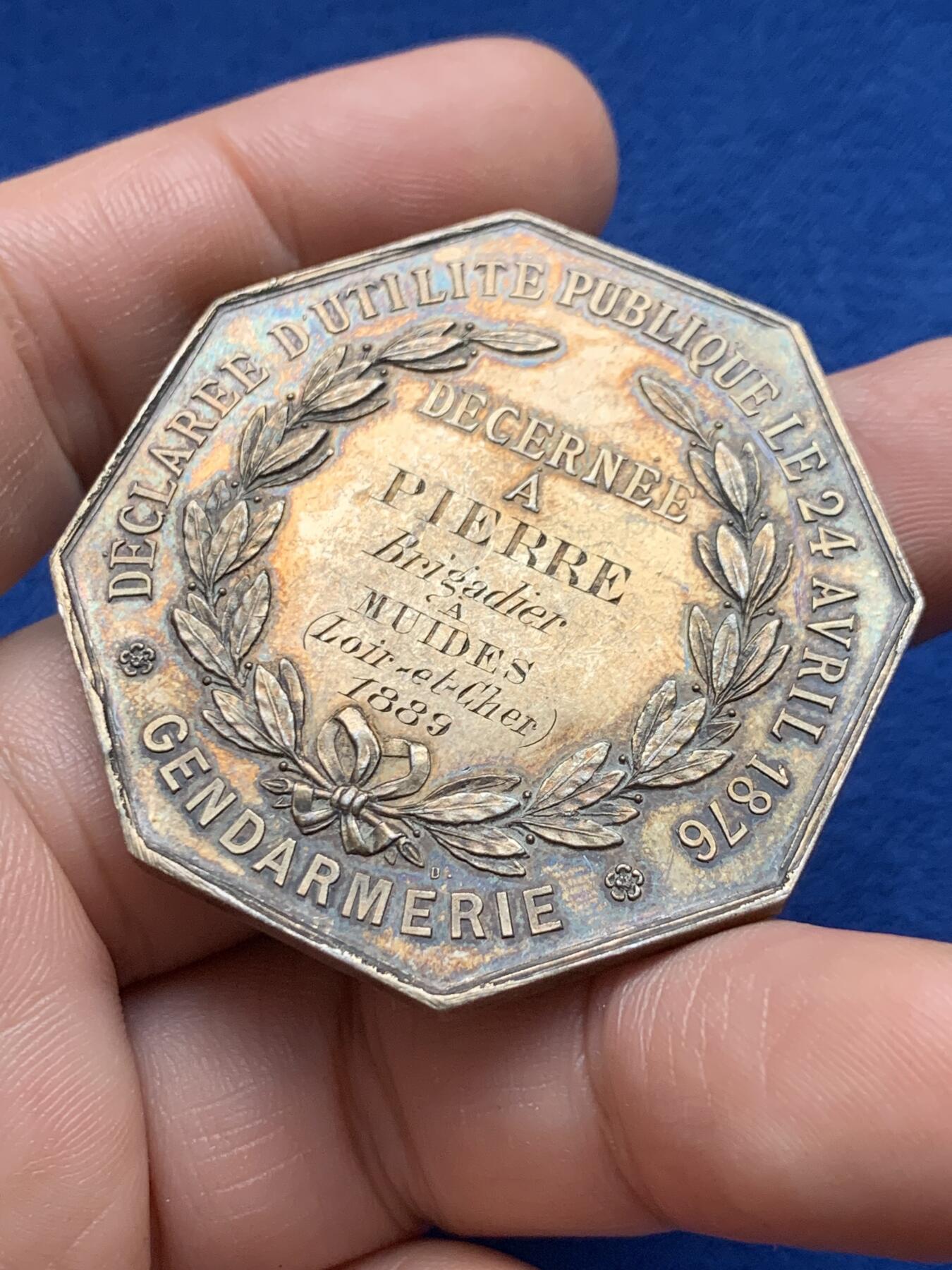 《竞宝斋》第440场 周日，周一，周二 3场连拍 （全场包邮） 法国反盗猎协会八角镀金银质代币，长鹿角大版，39.95g，45.8mm，丰饶角边铭