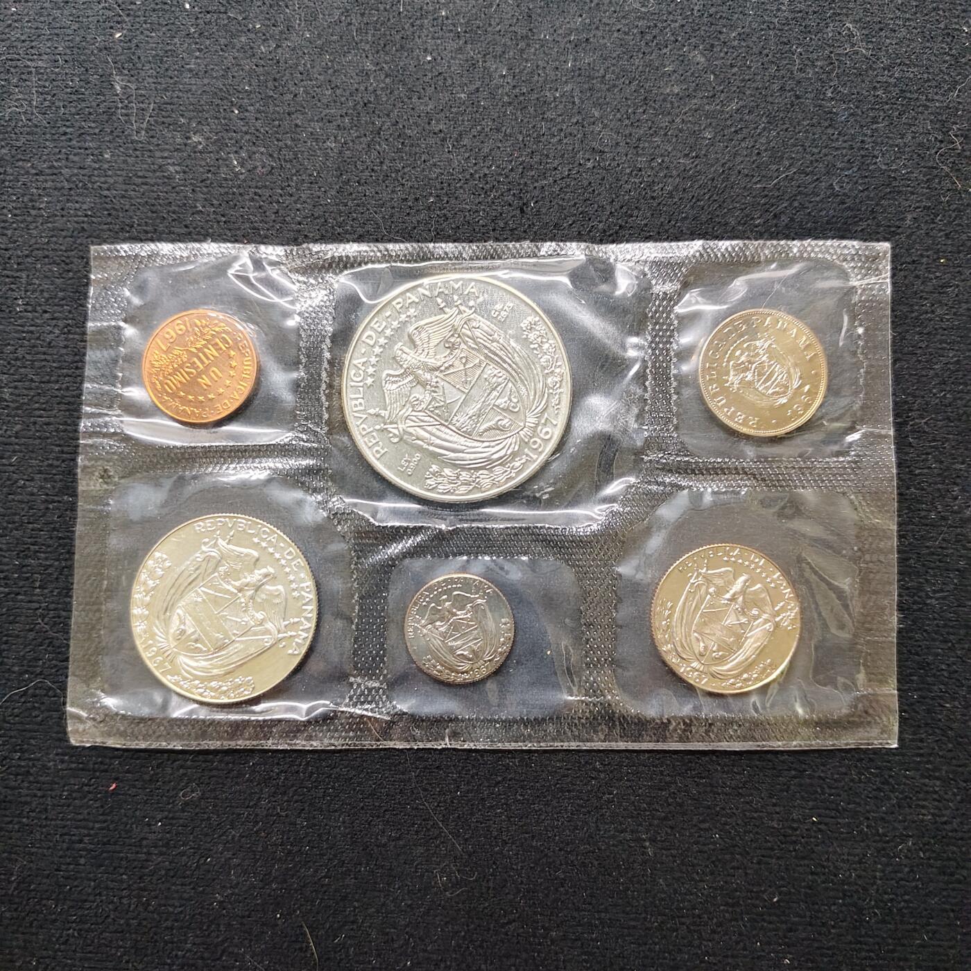 【全场包邮】纯粹捡漏拍479场（免费代拍第16场） 巴拿马1967年官方封装套币-含2枚银币