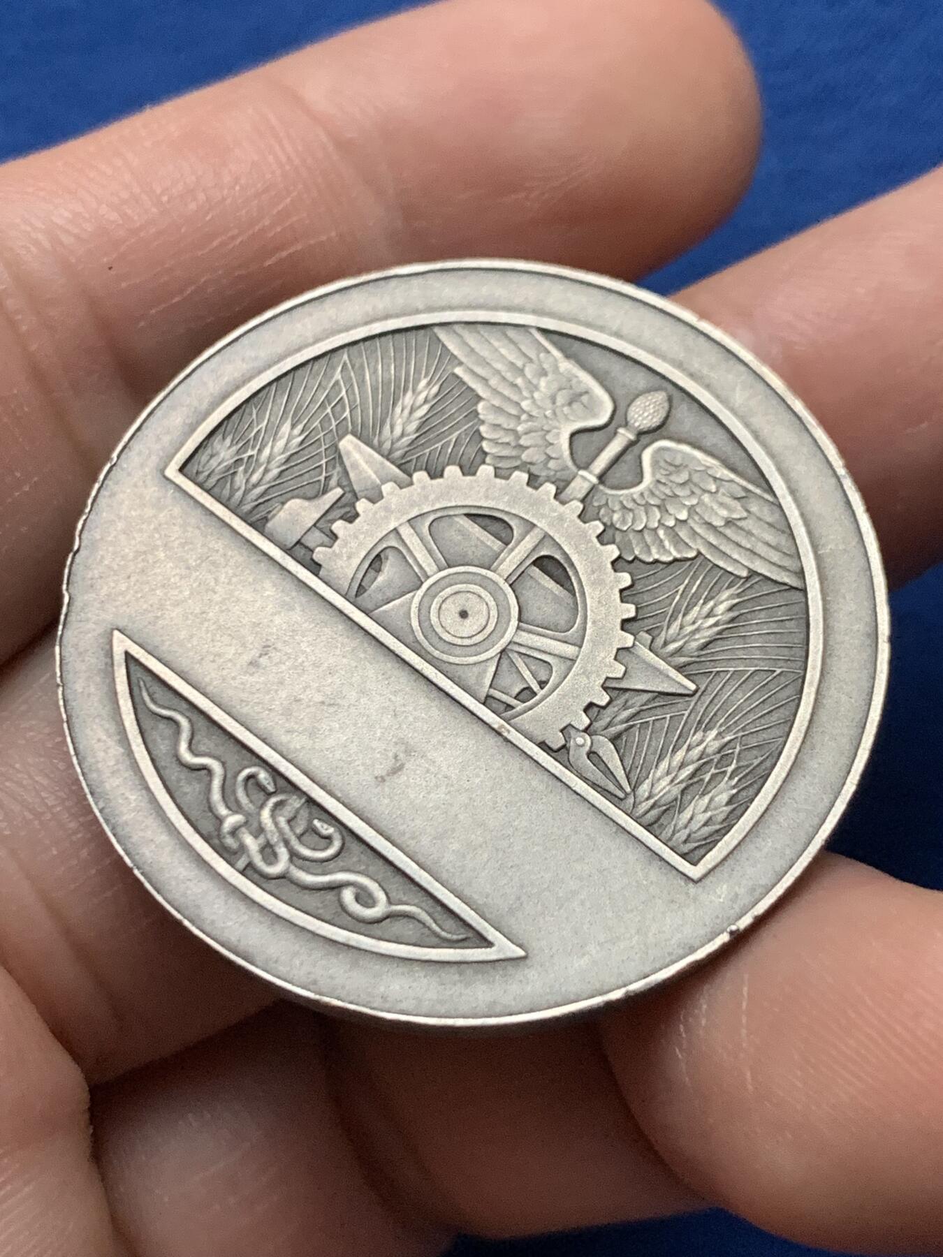 《竞宝斋》第440场 周日，周一，周二 3场连拍 （全场包邮） 法国巴黎联合银行银质代币，财富女神手持丰饶角，由巴黎造币厂总雕刻师吕西安·巴佐尔雕刻而成，22.3g，35.6mm，丰饶角2argent边铭，有轻磕