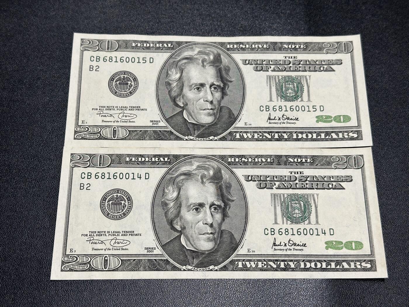 《外钞收藏家》第五百八十六期（品种丰富、精品多）（本平台长期征集拍品、欢迎藏友们联系合作） 2001年美国大头版20美元2张连号一起 全新不绝 轻微潮