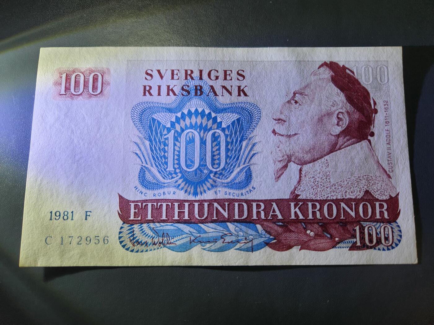 11月21号晚上8点 外国纸币自动截拍第61场 瑞典纸币 1981年版 100克朗  国王 古斯塔夫二世 极美品