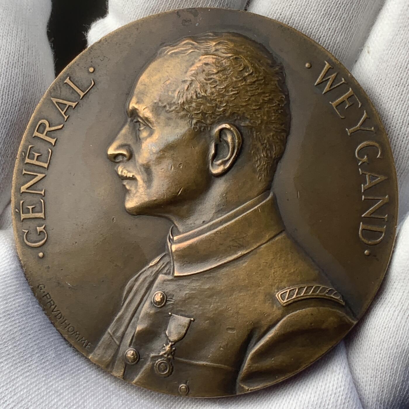 掌中浮雕-藏着的欧洲第042场 1935年法国陆军上将马克西姆·魏刚戎装纪念大铜章，68mm，134g