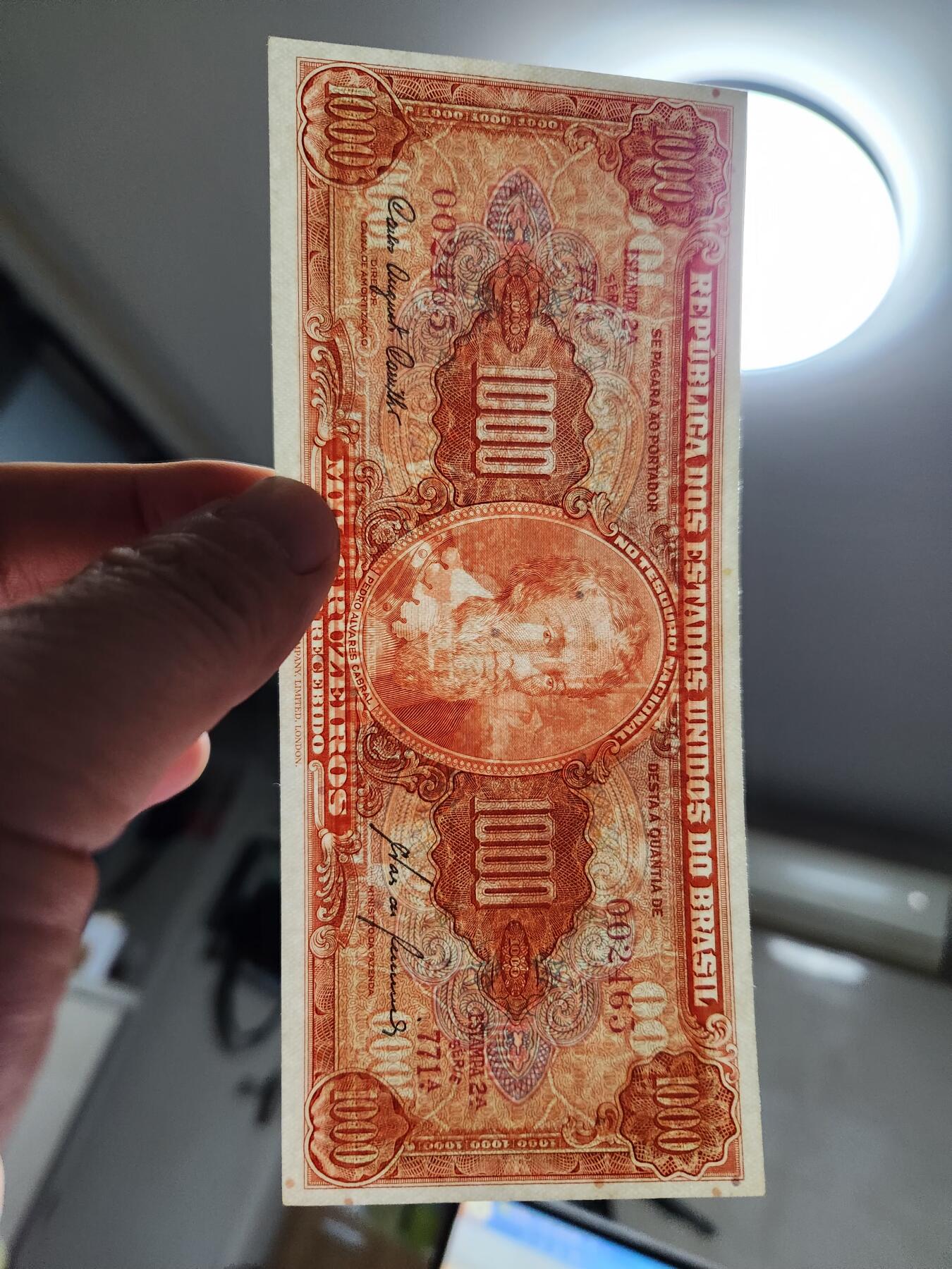 11月21号晚上8点 外国纸币自动截拍第61场 巴西1960年100克鲁塞罗 签名8 几乎全新