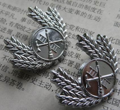 26--二手消防金属领花一对