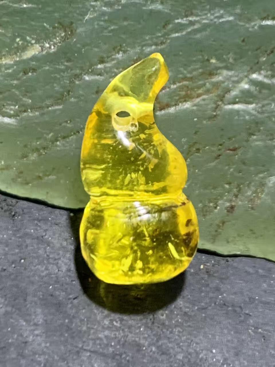 天然乌克兰原矿蜜蜡通货随形葫芦吊坠，挂件一个，
