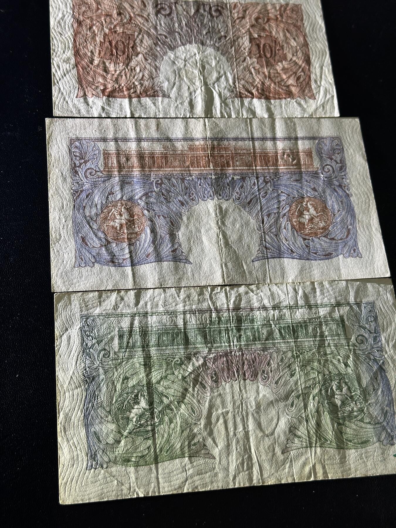 《外钞收藏家》第五百八十六期（品种丰富、精品多）（本平台长期征集拍品、欢迎藏友们联系合作） 英国A序列10先令和2个版本1镑 一起 非全新 品相如图