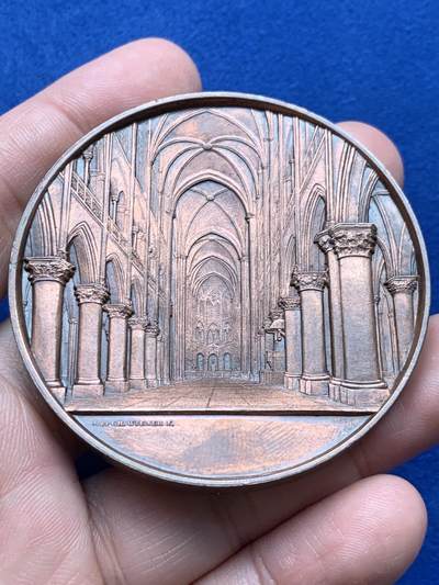 《竞宝斋》第440场 周日，周一，周二 3场连拍 （全场包邮） - J.Wiener 1855年法国巴黎圣母院教堂大铜章，著名的比利时雕刻师Wiener教堂系列作品之一，欧洲古典建筑章牌的典范，95g，58.3mm