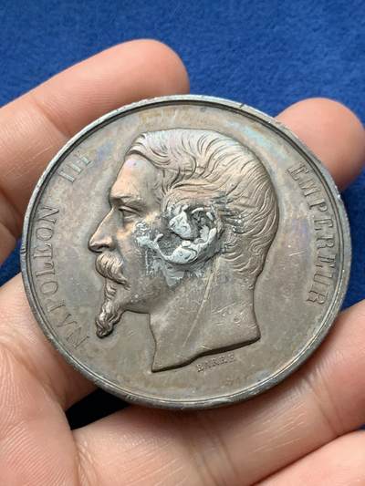 《竞宝斋》第440场 周日，周一，周二 3场连拍 （全场包邮） - 法国拿破仑三世头像巴黎市政府银章，正面去焊点，67.12g，50.1mm，手指边铭