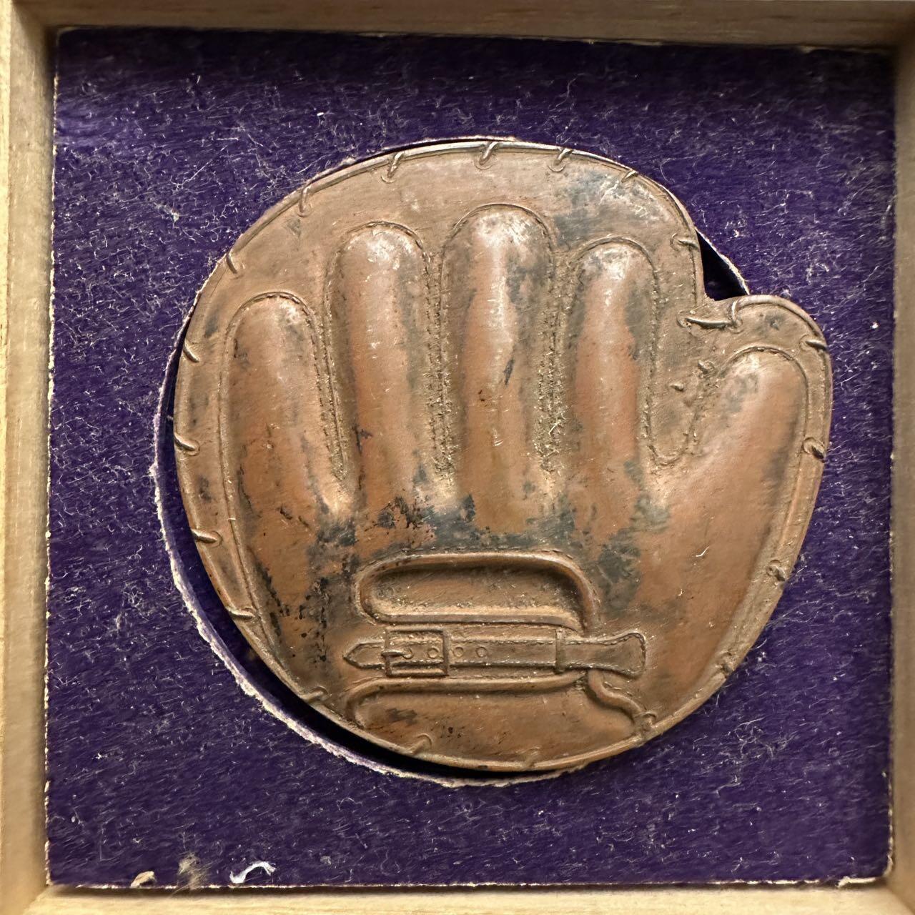 蒂克钱币-第48场日本章牌专场 日本昭和6年 棒球联盟 老铜章61mm 130g 木盒无盖