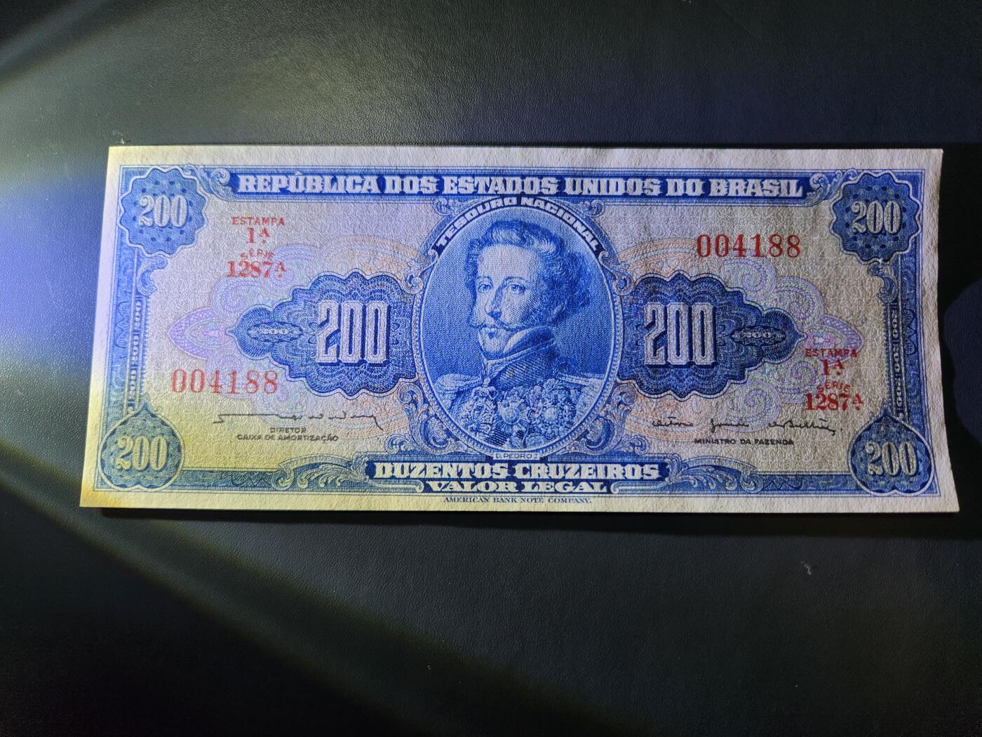 11月21号晚上8点 外国纸币自动截拍第61场 巴西1961年200克鲁塞罗 蓝色 新品背面有胶带