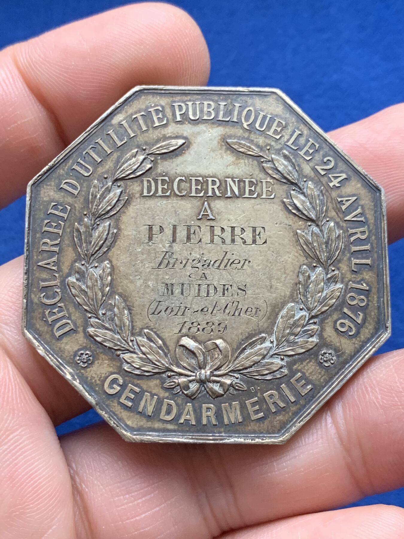 《竞宝斋》第440场 周日，周一，周二 3场连拍 （全场包邮） 法国反盗猎协会八角镀金银质代币，长鹿角大版，39.95g，45.8mm，丰饶角边铭