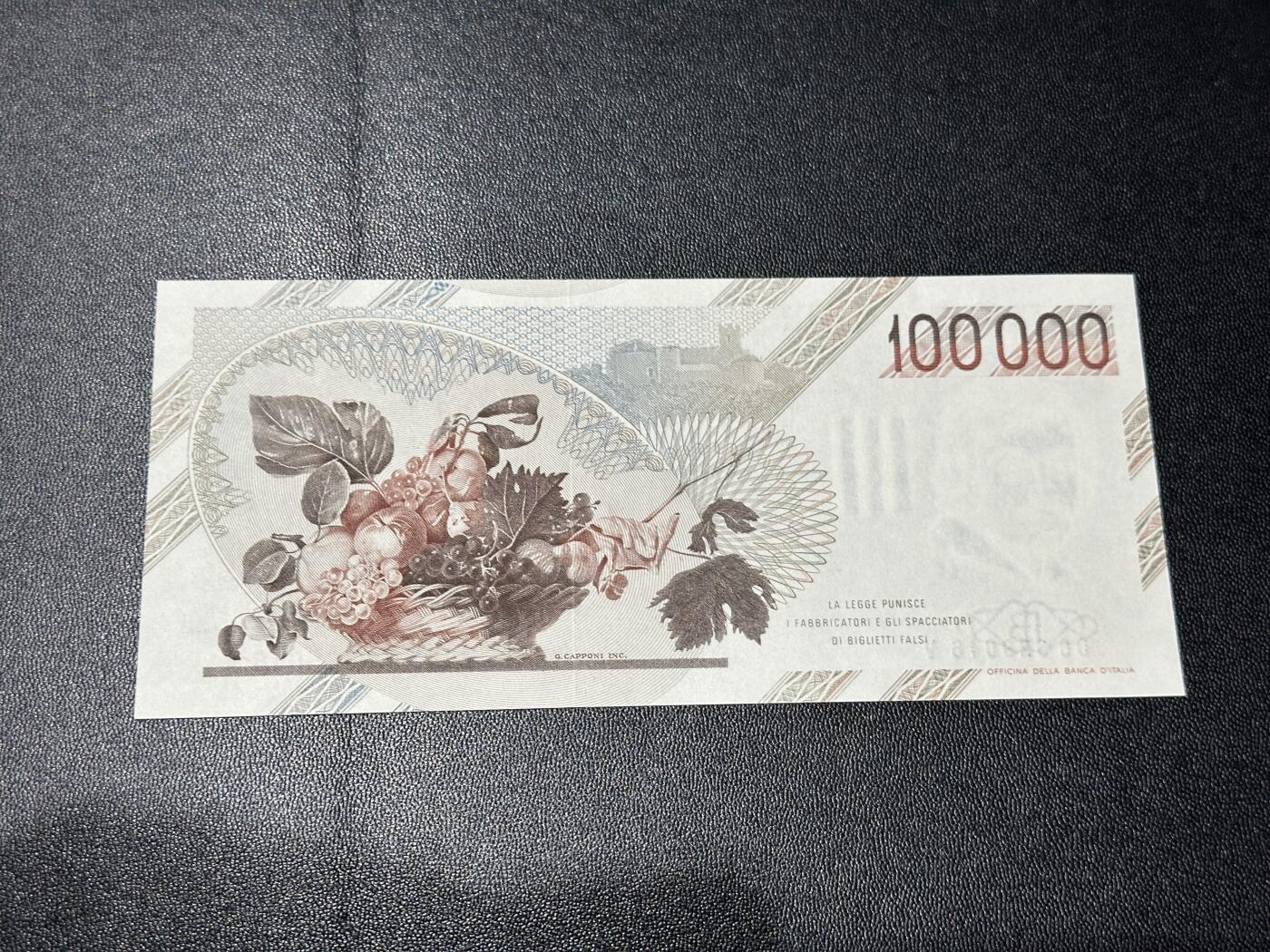 《外钞收藏家》第五百八十六期（品种丰富、精品多）（本平台长期征集拍品、欢迎藏友们联系合作） 1983年意大利10万里拉 初版 无47 全新UNC